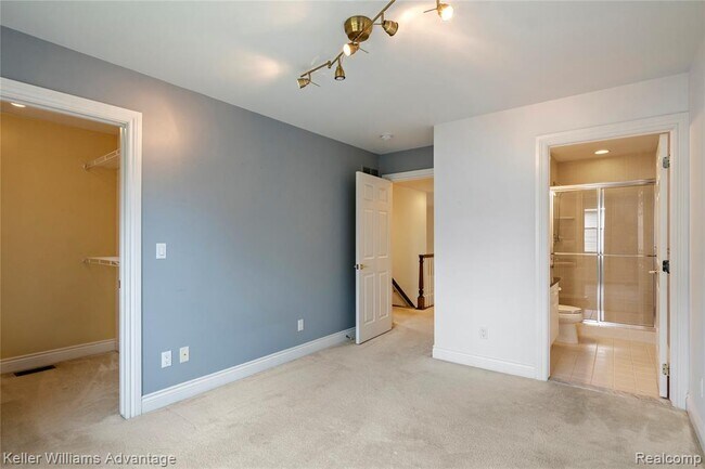 Building Photo - 47611 Manorwood Dr