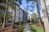 Building Photo - 1908 Lake Atriums Cir