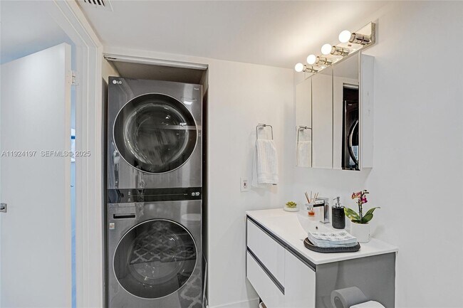 Building Photo - 3400 NE 192 St