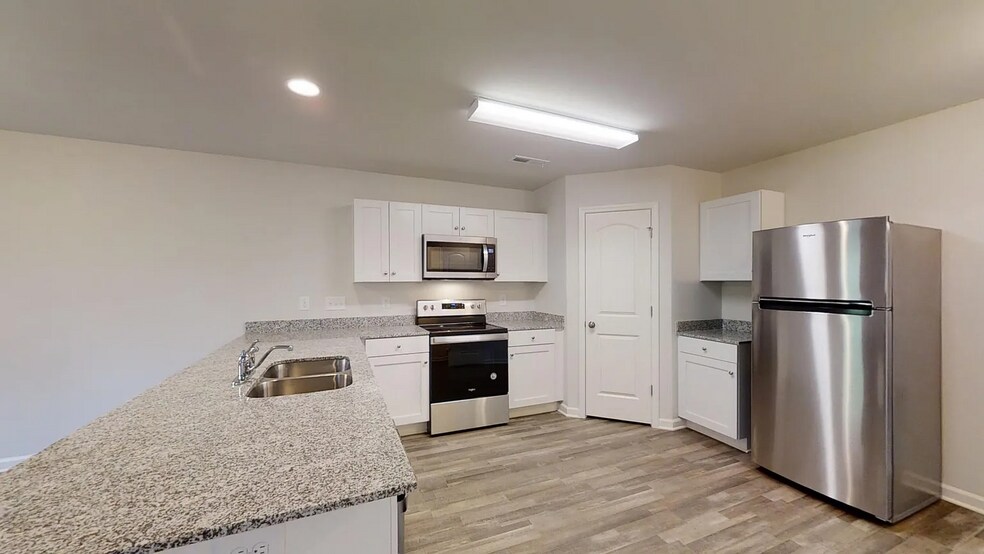 Building Photo - 1516 Tamarino Dr