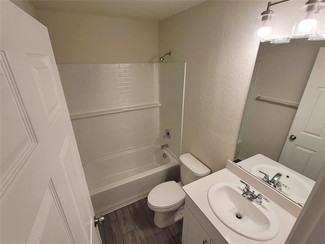 Building Photo - 1049 Knightly Ln
