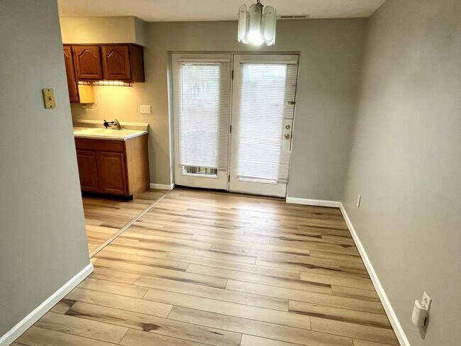 Building Photo - 69 Linden Ave