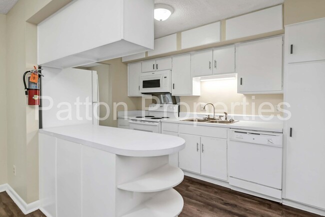 Building Photo - Point Arcadia Townhome