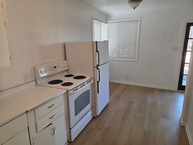 Building Photo - 643 E 300 S