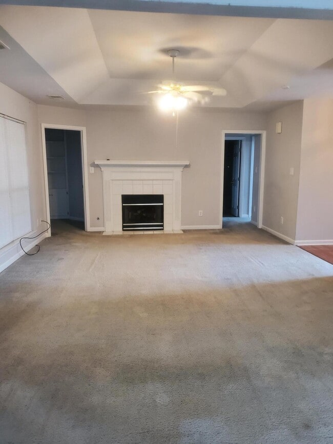 Building Photo - 4309 Creekview Dr