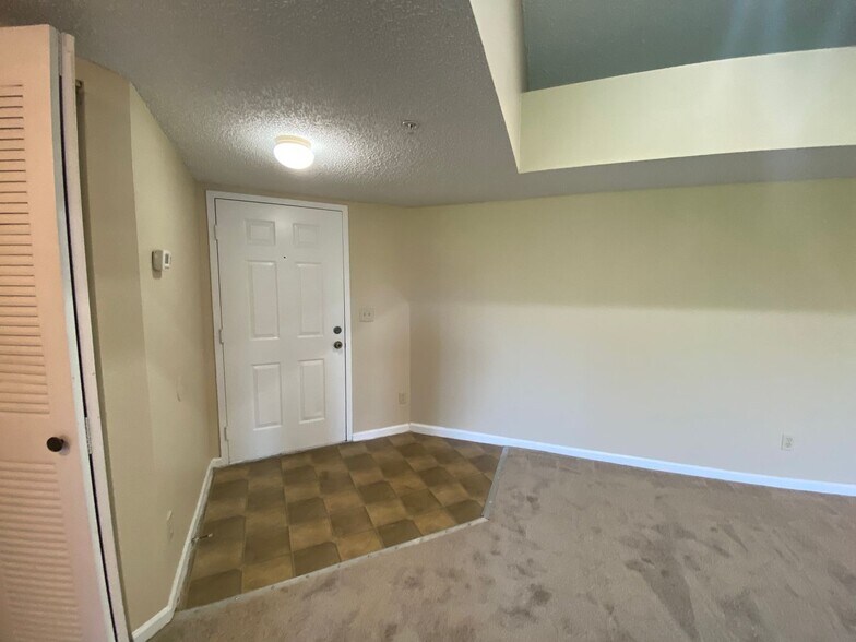 Building Photo - 13525 Eagle Ridge Dr