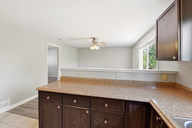 Building Photo - $2,120.95 with $300 off the first month's rent, 2 Beds - 2 Bath, Duplex in Lakewood with Cozy Car...