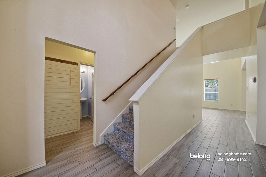 Building Photo - 16246 Field Haze Tr