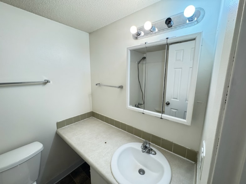 Building Photo - 7311 Buckingham Dr