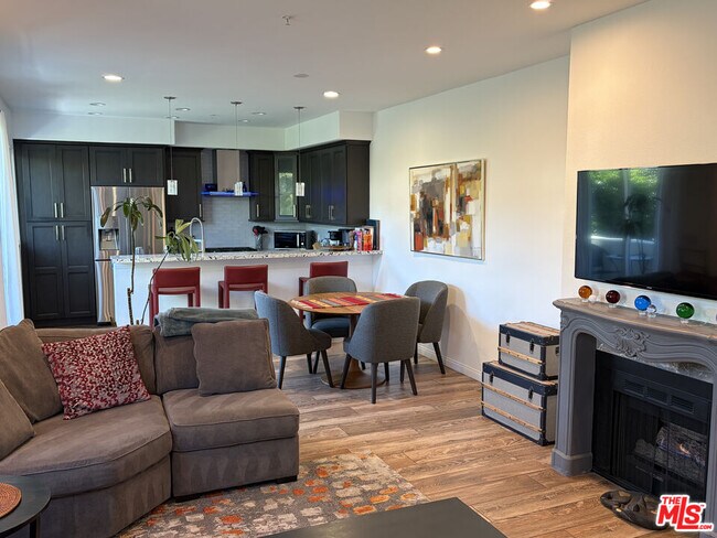 Building Photo - 1076 Orange Grv Ave