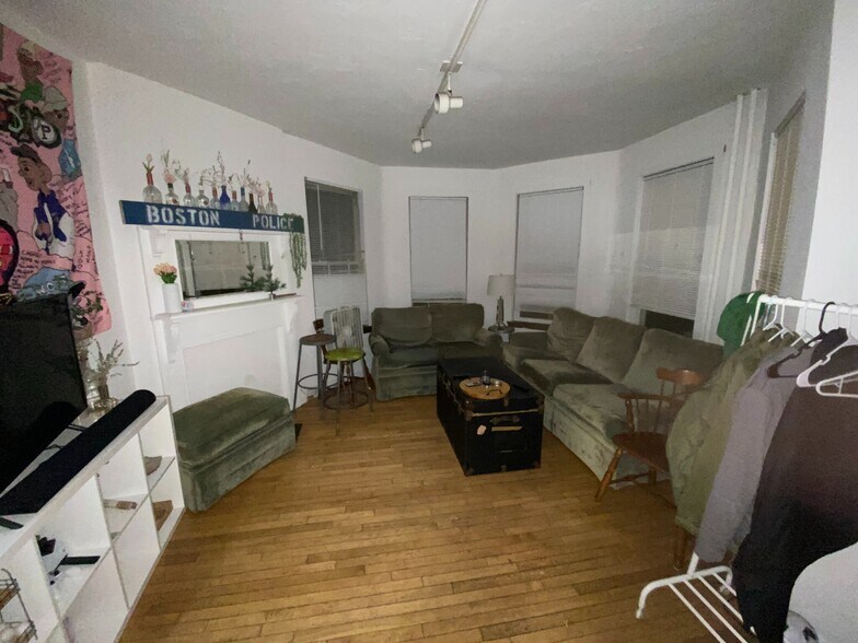 Building Photo - 10 Parker Hill Ave