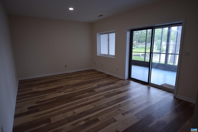 Building Photo - B3 Marina Point