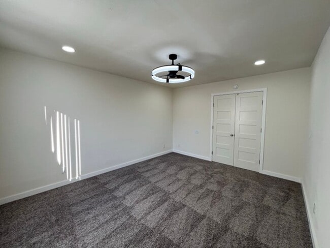 Building Photo - Remodeled 1 Bedroom Unit in the City of Orange