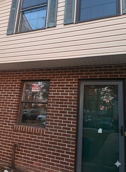 Building Photo - 14 Driscoll Court