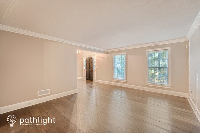 Building Photo - 1095 Willow Bend, Roswell, GA, 30075