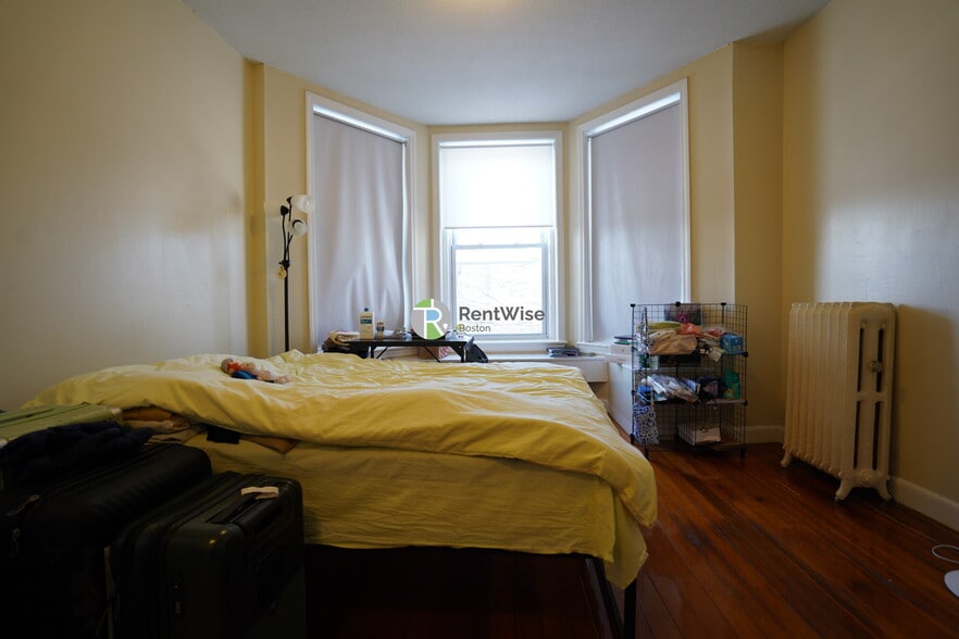 Building Photo - 1120 Commonwealth Ave