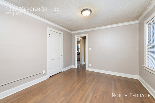 Building Photo - 4337 Mercier St