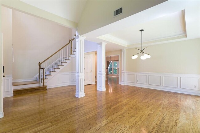 Building Photo - 1167 Druid Walk