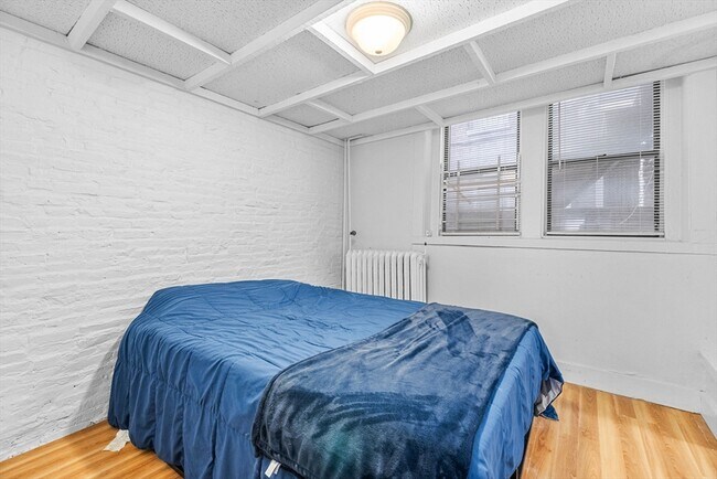 Building Photo - 19 S Russell St