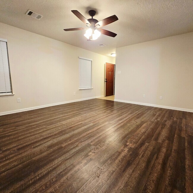 Building Photo - 22234 Orchard Dale Dr