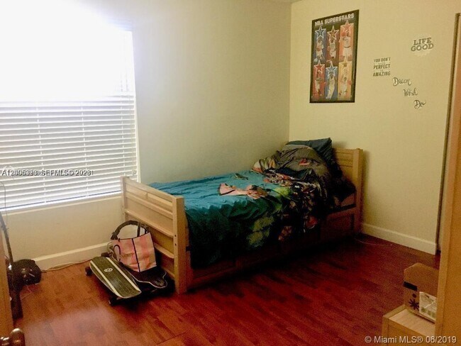 Building Photo - 15292 SW 46th Ln