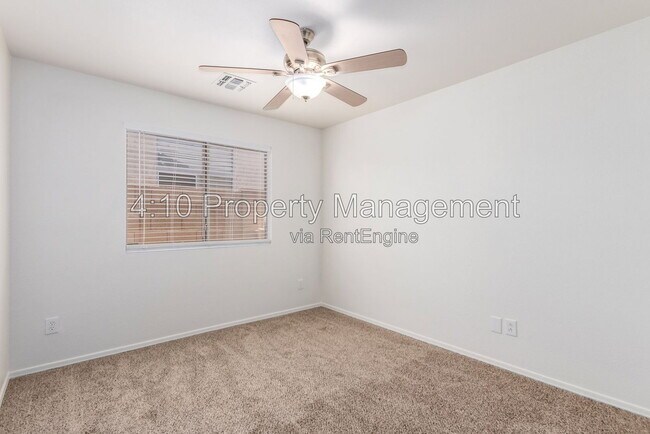 Building Photo - 30725 N Royal Oak Way