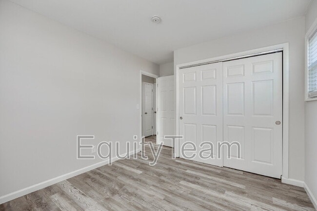 Building Photo - 9609 Helmsley Way