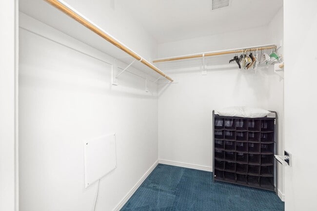 Building Photo - 1201 Surrey Ln