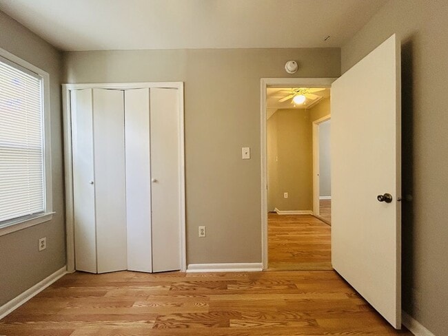 Building Photo - 2955 Lexington Ct