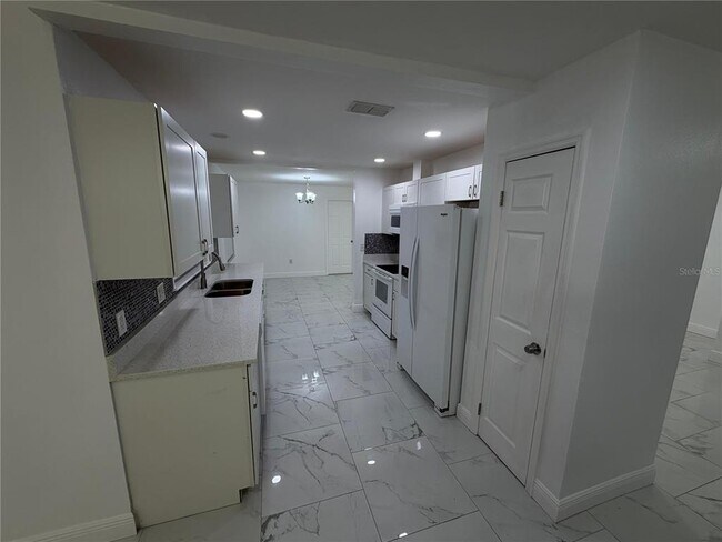 Building Photo - 7060 Scrub Oak Ln