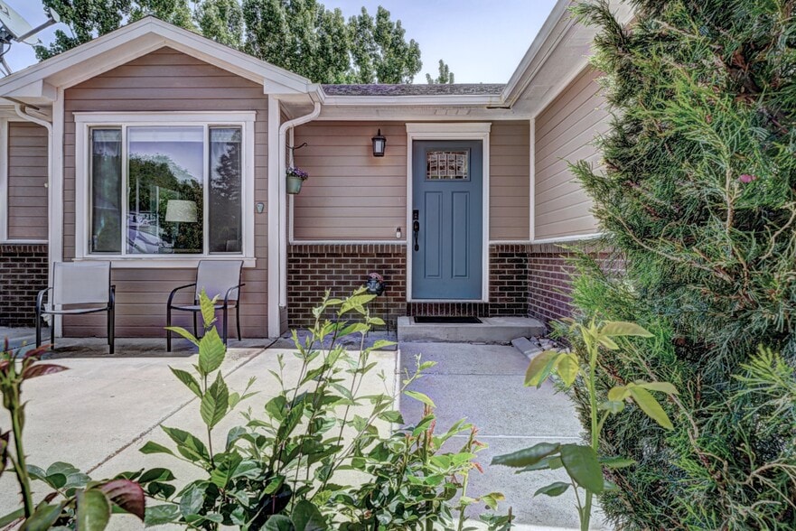 Building Photo - 1000 Red Bud Ct