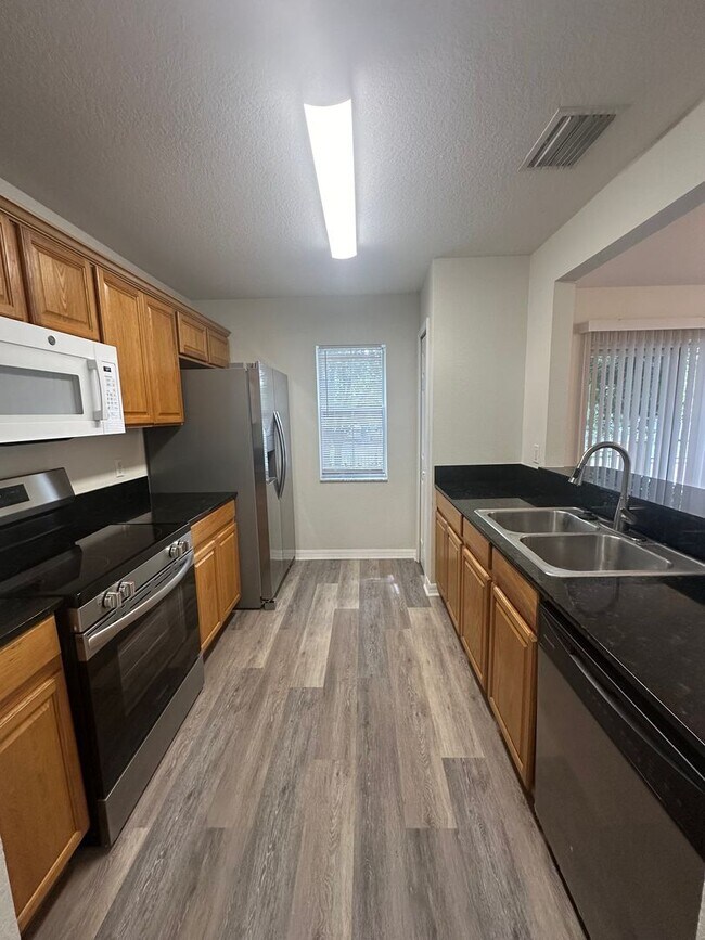 Building Photo - 214 Drawbridge Ln