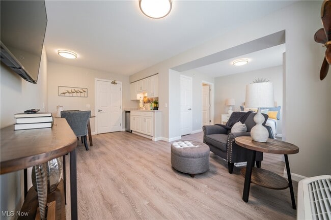 Building Photo - 12799 Doula Ln