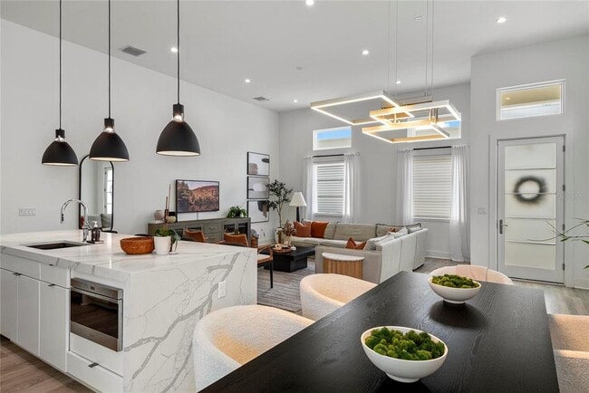 Building Photo - 503 W Canton Ave