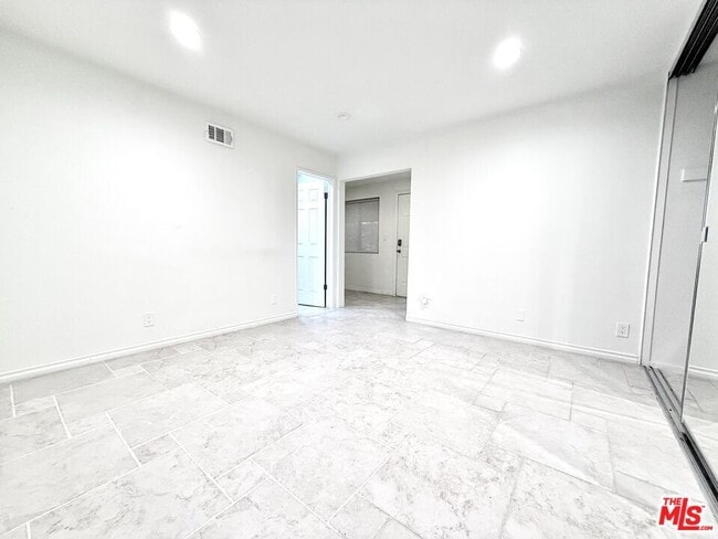 Building Photo - 23744 Hartland St