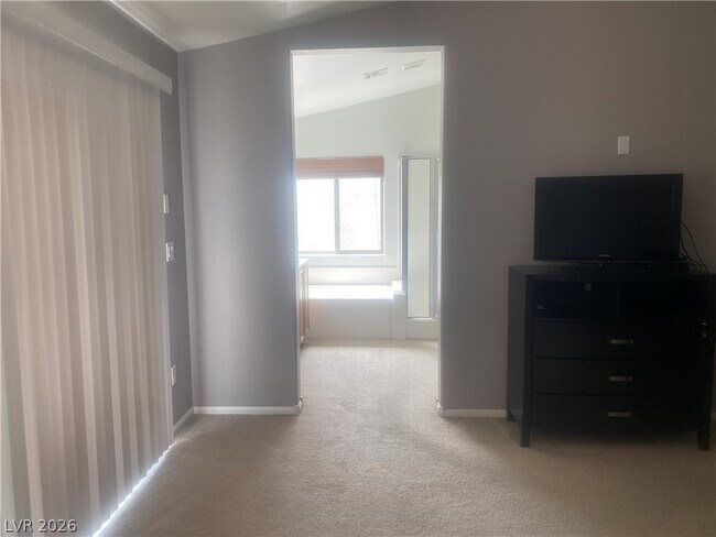 Building Photo - 7469 Calzado Dr