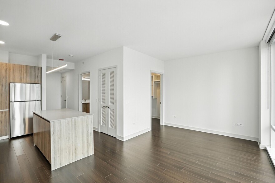 Building Photo - 323 W Wolf Point Plaza
