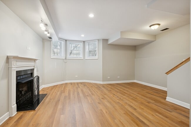 Building Photo - 2742 N Bosworth Ave