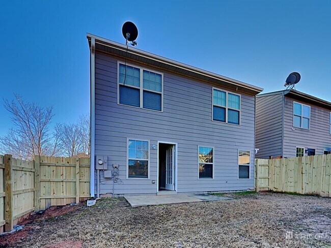 Building Photo - 301 Lauren Dr