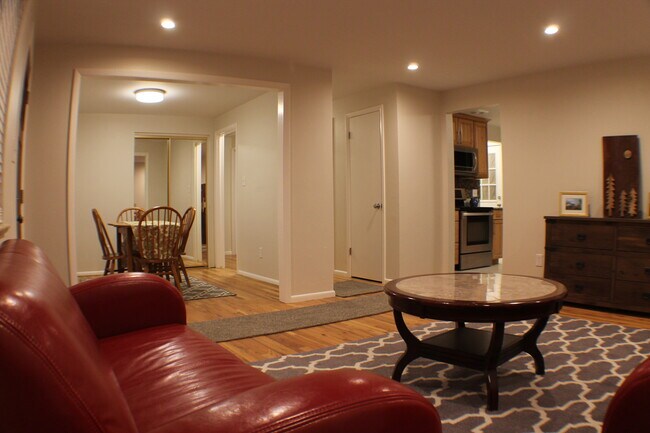 Building Photo - 6482 Zephyr St