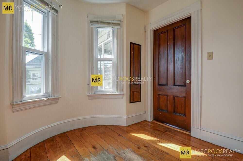 Building Photo - 48 South St