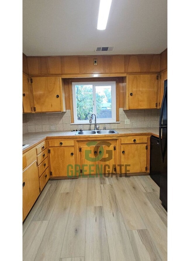 Building Photo - Lovely 2 Bedroom Home in Modesto AVAILABLE NOW!!