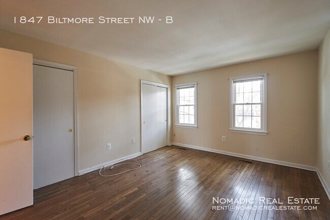 Building Photo - 1847 Biltmore St NW