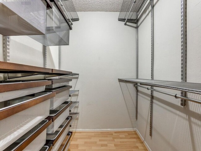 Building Photo - 2 Bedroom Townhome by SMU with a Pool!