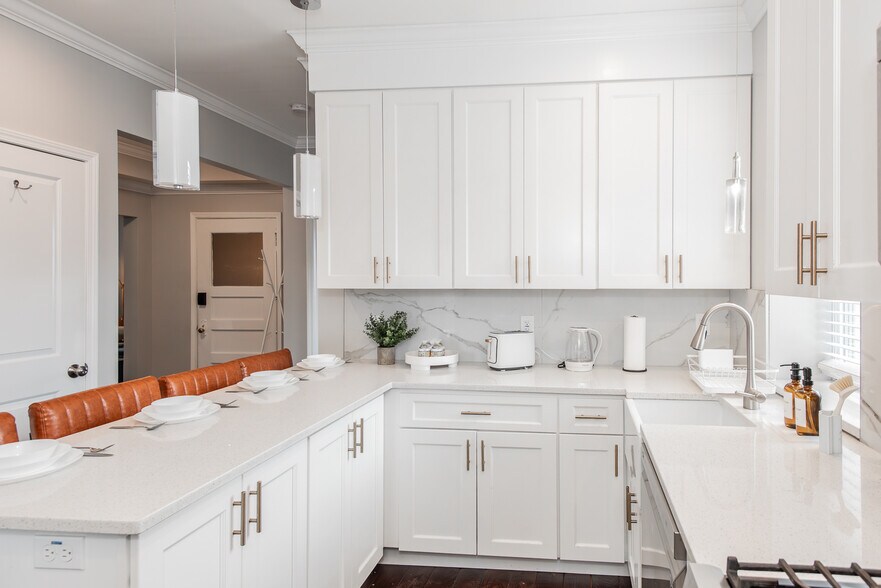 Building Photo - 2015 McNair Ave