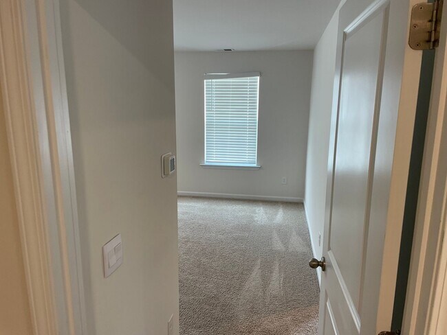 Building Photo - Complimentary Rent for a July ONLY Move in...