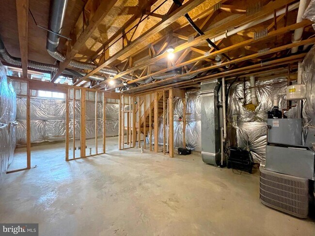 Building Photo - 45586 Curley Ct