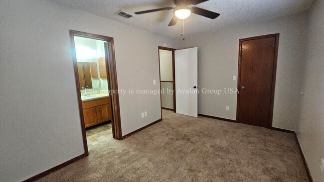 Building Photo - 7690 Jana Ln S