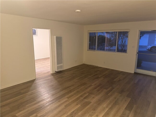 Building Photo - 621 Larkspur Ave