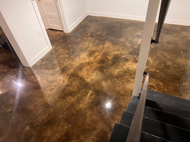 Building Photo - 1568 Vine St